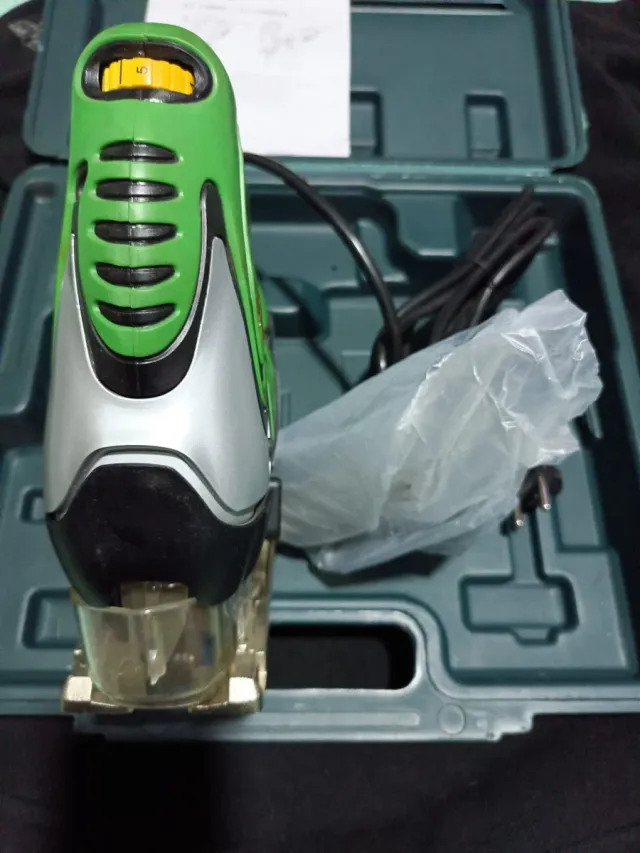 Caladora Hitachi CJ110MV con maletín