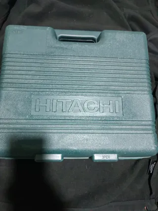 Caladora Hitachi CJ110MV con maletín