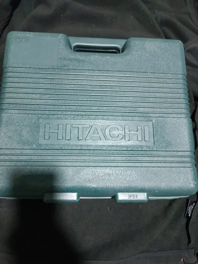 Caladora Hitachi CJ110MV con maletín