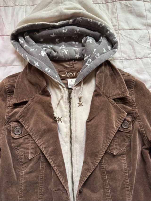 Giacca marrone con cappuccio