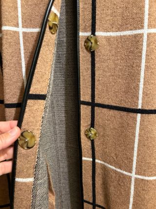 Abrigo punto Sfera cuadros marrón, talla S grande