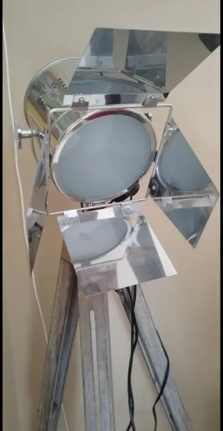 Lampada terra stile faretto cinema