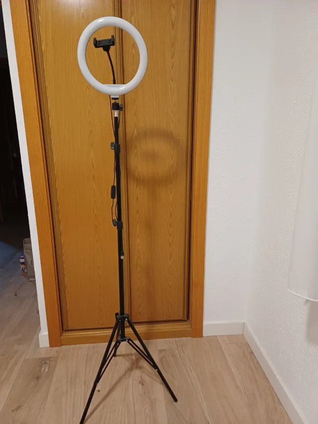 Aro de luz LED con trípode