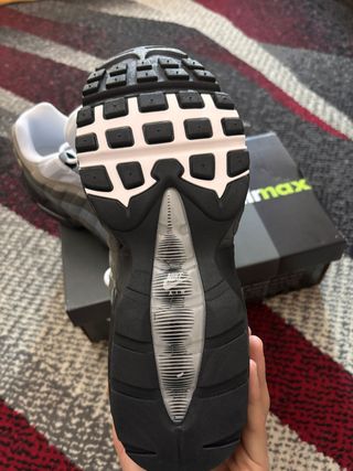 Nike Air Max 95 Gris y Blanco