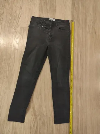 Vaqueros pitillo negros mujer Mango Noa