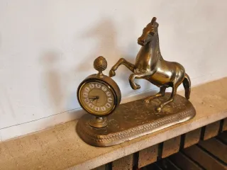 Reloj de sobremesa bronce caballo