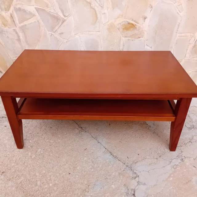 Mesa de centro baja de madera