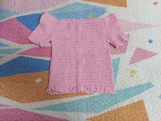 Blusa rosa con manga corta fruncida