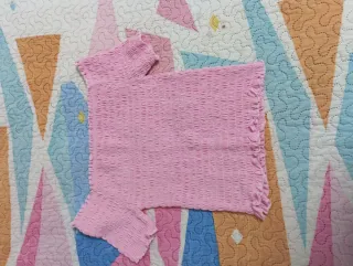 Blusa rosa con manga corta fruncida