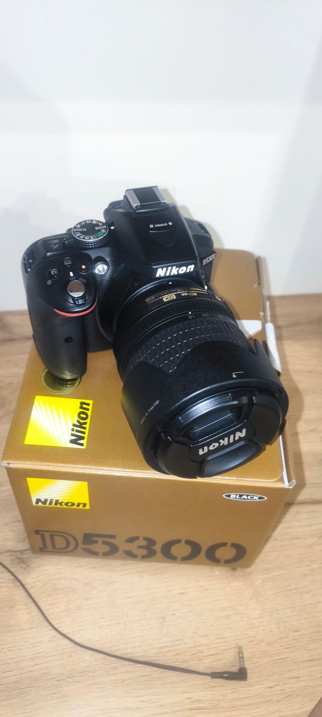 Nikon D5300 + Obiettivo nikor 18-105