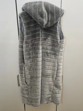 Gilet lungo con cappuccio nuovo con ettichetta