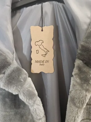 Gilet lungo con cappuccio nuovo con ettichetta