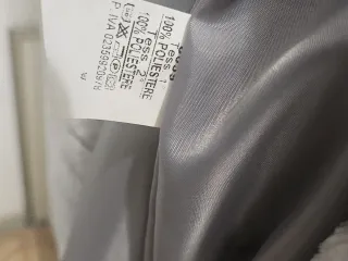 Gilet lungo con cappuccio nuovo con ettichetta