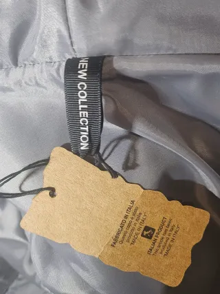 Gilet lungo con cappuccio nuovo con ettichetta