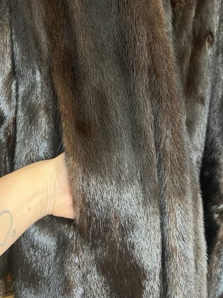 Abrigo de piel marrón