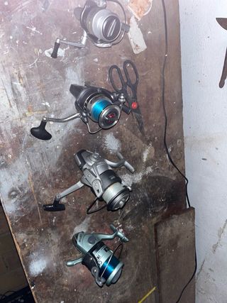 Carretes de pesca variados