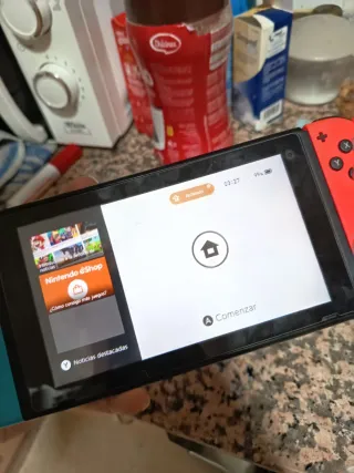 Nintendo Switch Azul y Rojo con Funda