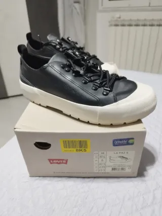 Scarpe Levi's La Paz S nere/bianche taglia 38