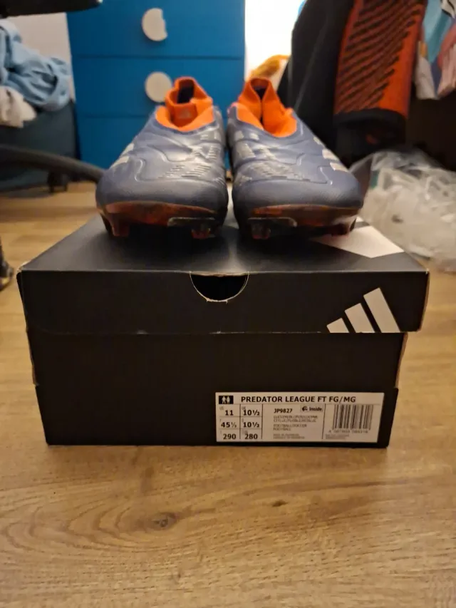 Botas fútbol Adidas Predator sin cordones