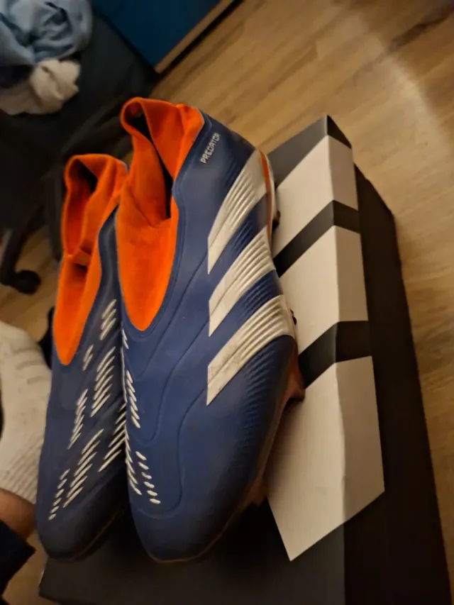 Botas fútbol Adidas Predator sin cordones