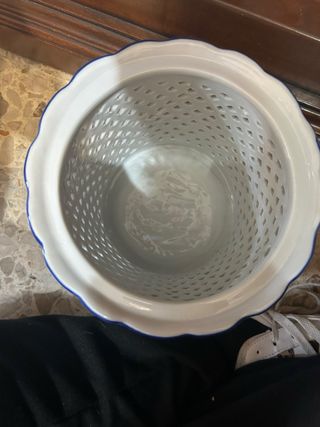 Biscottiera in porcellana decorata blu