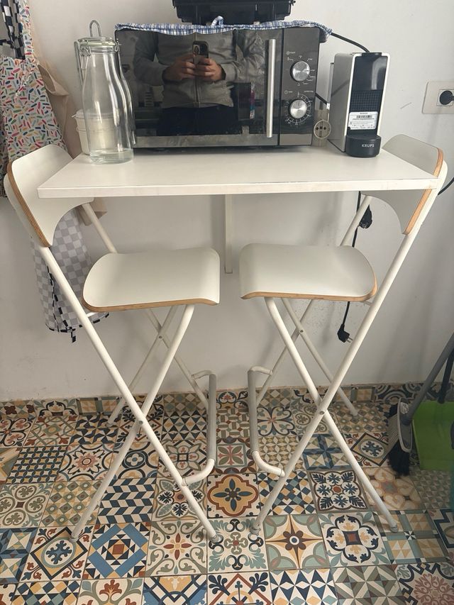 2 Taburetes + 1 Mesa plegable de IKEA