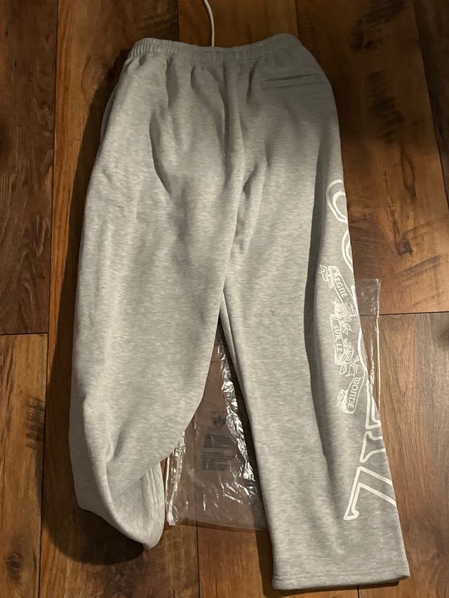 Pantalones Corteiz Grises