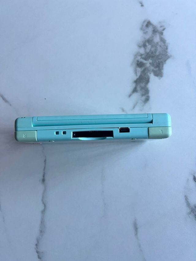 Nintendo DS Lite Turquesa + Cargador + Juego