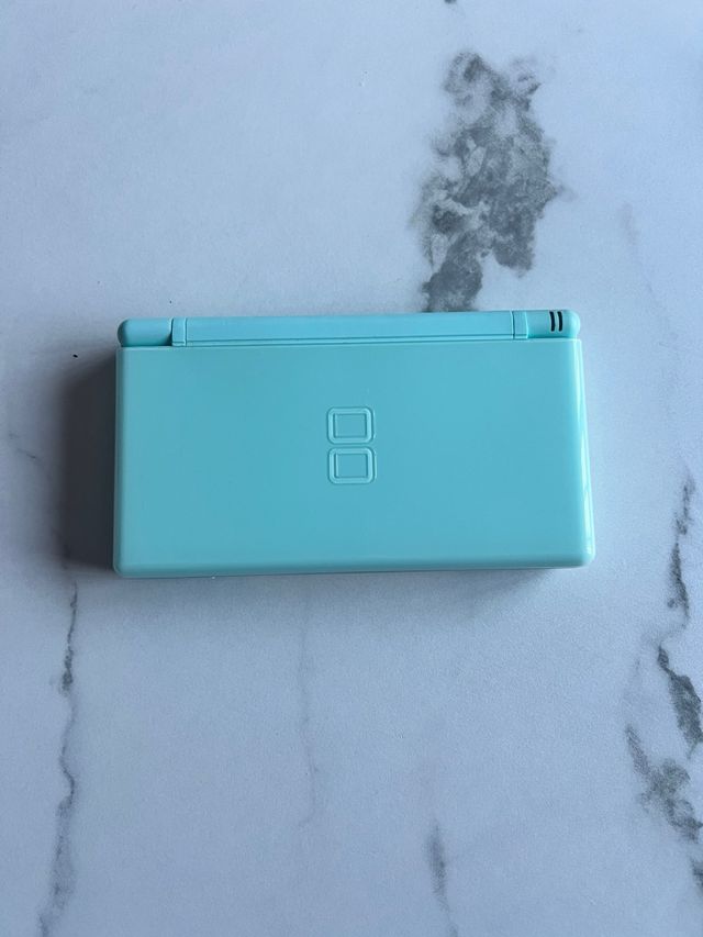 Nintendo DS Lite Turquesa + Cargador + Juego