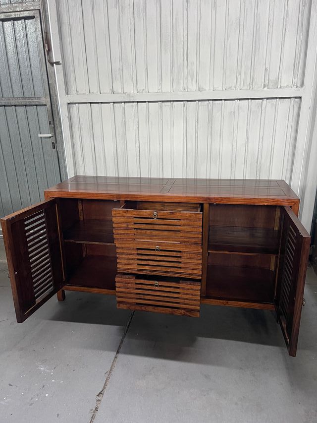 Aparador de madera maciza