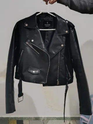 Chaqueta de cuero negra