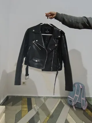 Chaqueta de cuero negra