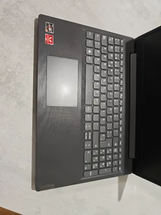 Portátil Lenovo V155-15API