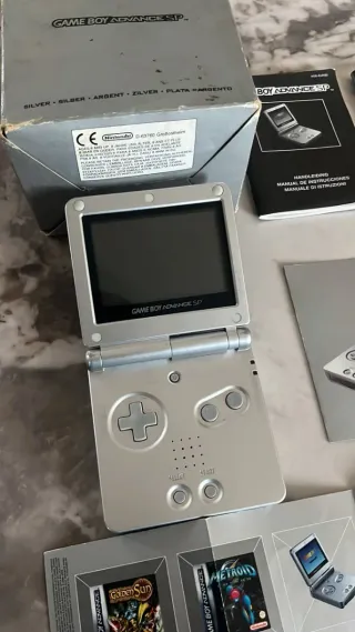 Nintendo Game Boy Advance SP Mario