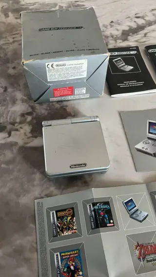 Nintendo Game Boy Advance SP Mario