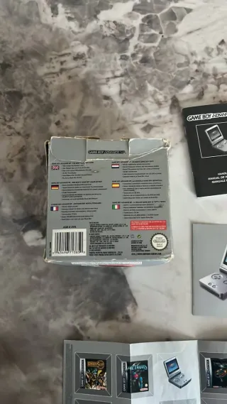 Nintendo Game Boy Advance SP Mario