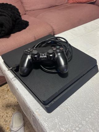 PS4 (PlayStation 4) Negra + Mando