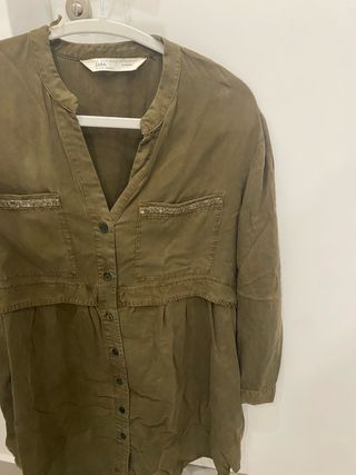 Vestido Zara verde militar con pedrería Talla M