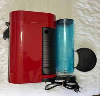 Cafetera Nespresso Vertuo Plus Roja