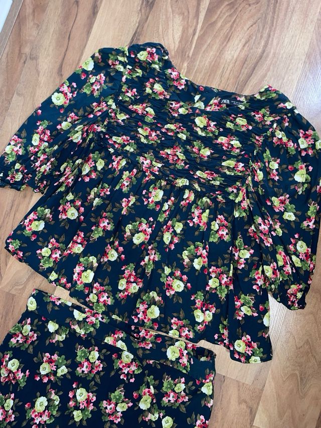 Conjunto floral Zara Talla M