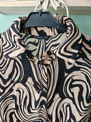 Camisa Stradivarius animal print