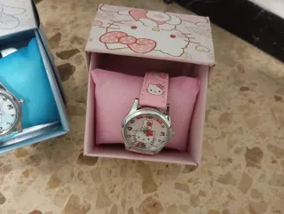 Reloj Sanrio Hello Kitty Rosa y Plateado