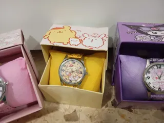 Reloj Sanrio Hello Kitty Rosa y Plateado