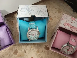 Reloj Sanrio Hello Kitty Rosa y Plateado