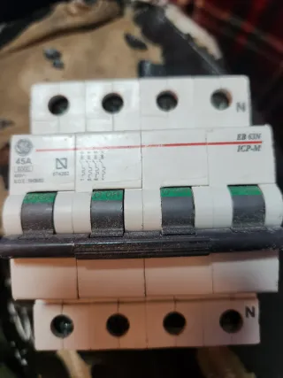 Interruptor magnetotérmico 40A