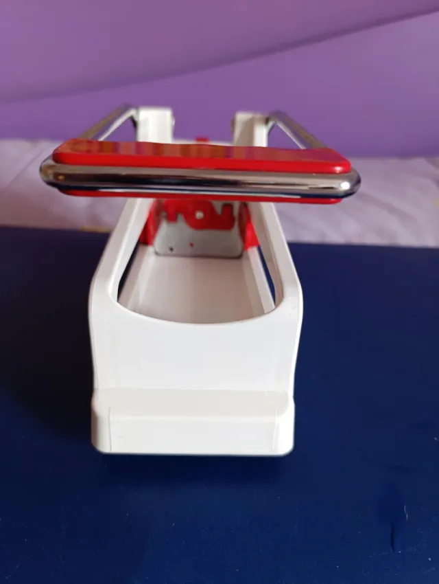 Tagliapatate con base aspirante