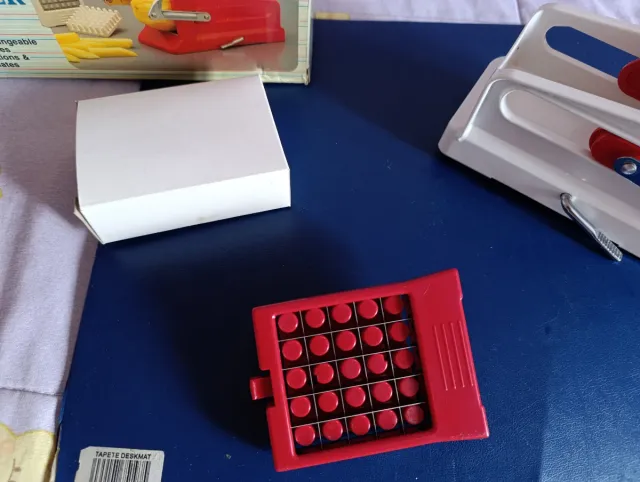 Tagliapatate con base aspirante