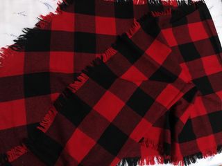 Bufanda ZARA cuadros rojos y negros talla M