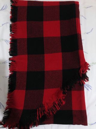 Bufanda ZARA cuadros rojos y negros talla M