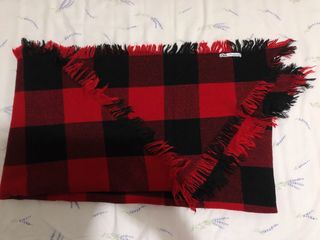 Bufanda ZARA cuadros rojos y negros talla M